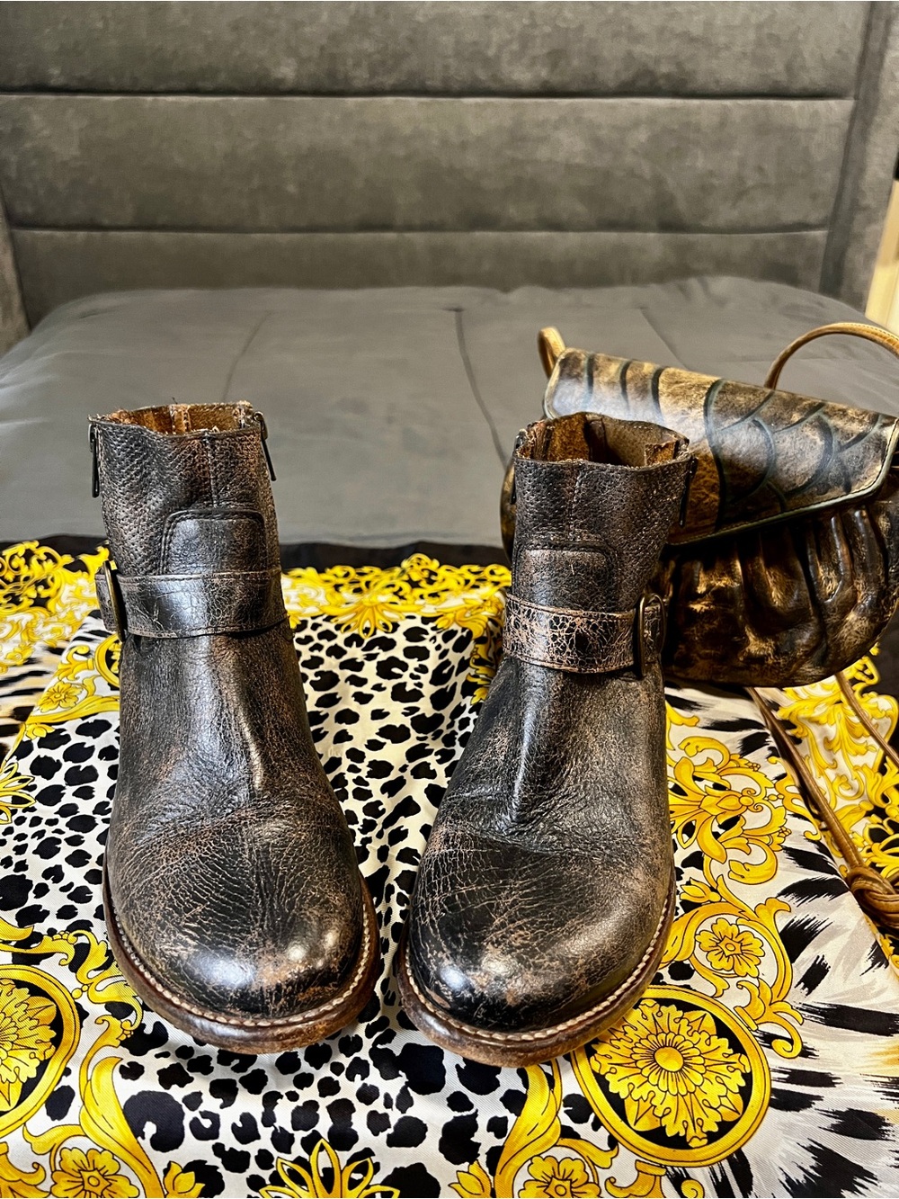 BED STU Wms Becca Brown Distressed Leather Bench Made Engineer Ankle Boot 7.5